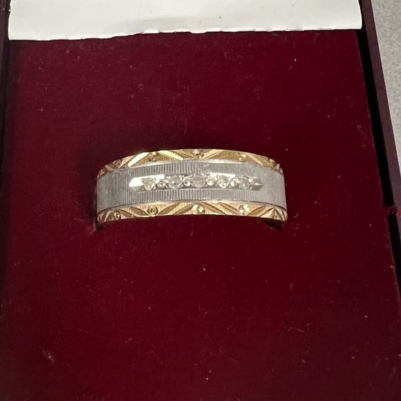 Men’s 10KT gold 2 tone wedding band with diamonds SZ 9 - Picture 2 of 6